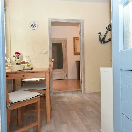 Spacious In Warnemunde Germany With Barbecue דירה