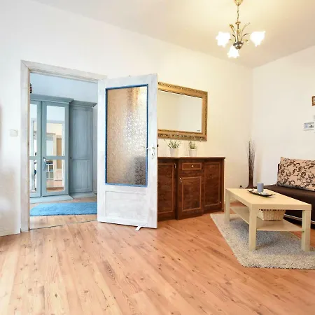 Spacious In Warnemunde Germany With Barbecue רוסטוק